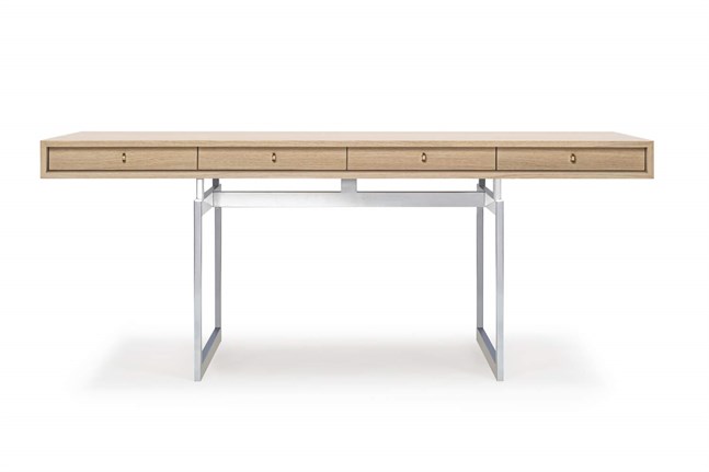 Bodil Kjær skrivebord i White Oak / Stel i børstet stål 