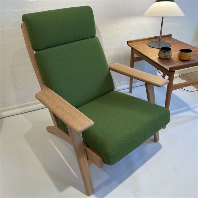 Hans Wegner GE290A med Hallingdal65 